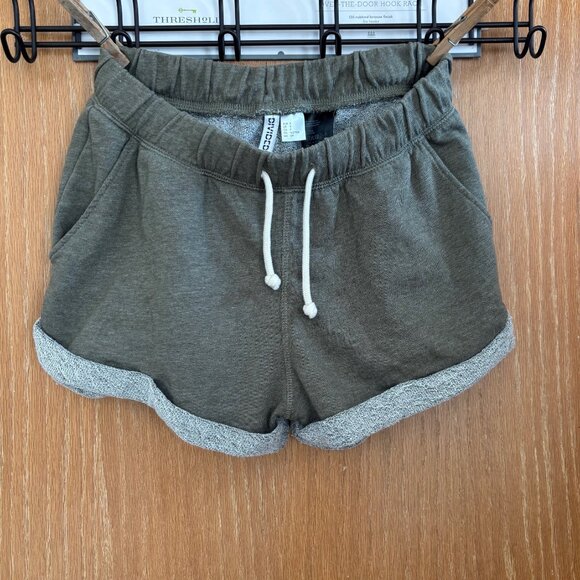 H&M Cloth Shorts size small green has pockets - Picture 1 of 7